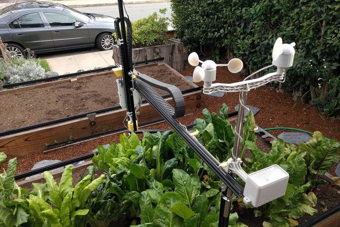 Farmbot Genesis automatiza tareas para tener un huerto en casa