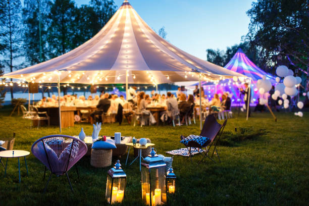 5 Ventajas Clave de Alquilar Muebles para un Evento